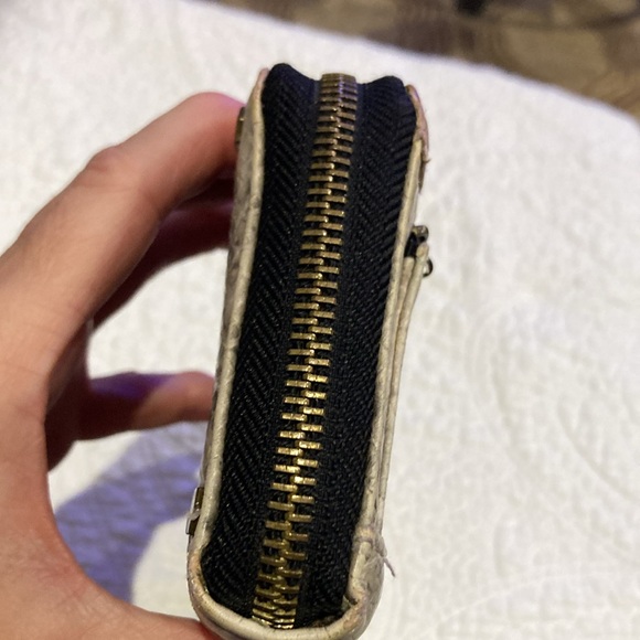 2 for $20 - GUESS Snake Print Wallet - Grey - Picture 5 of 7